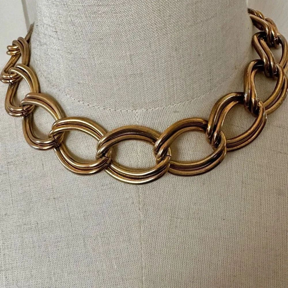 Gold tone chunky link necklace